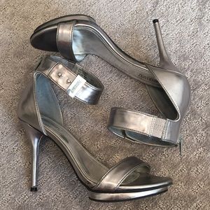 Jennifer Lopez high heels sandals